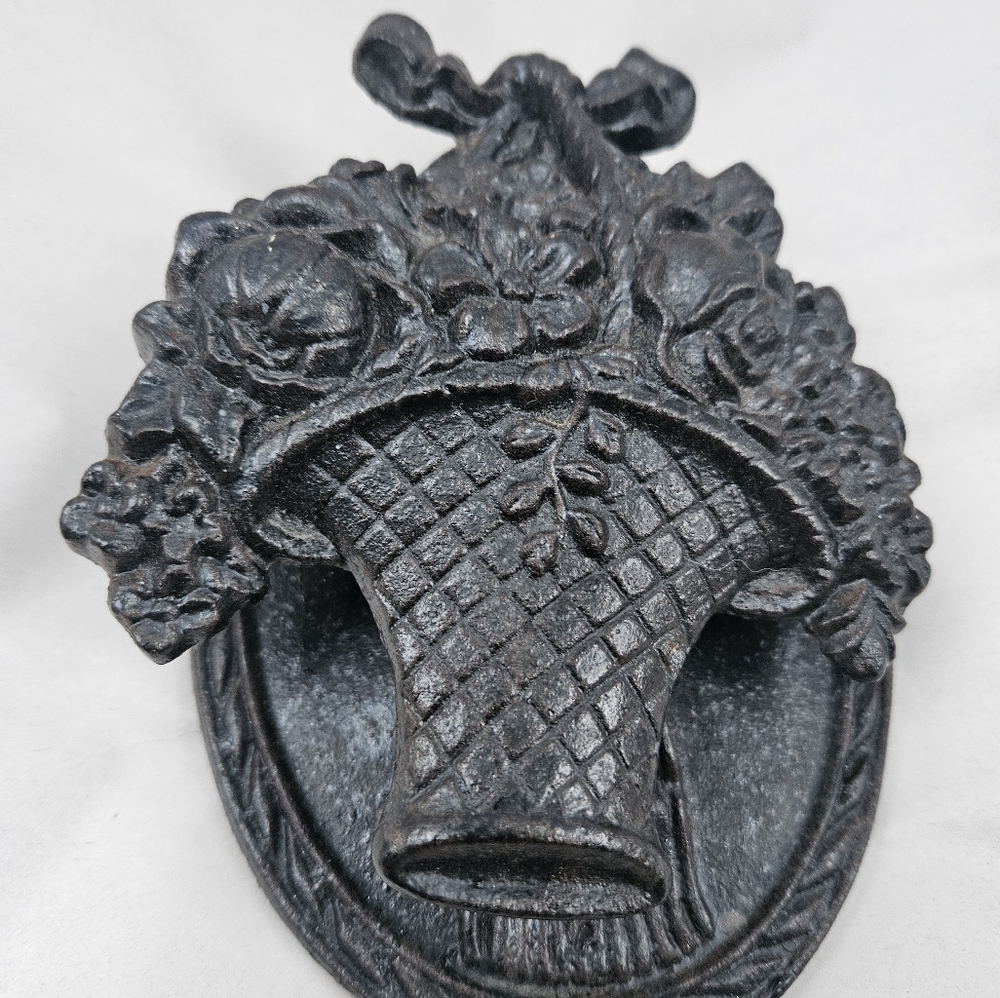 Vintage Hubley Cast Iron Floral Basket Door Knocker